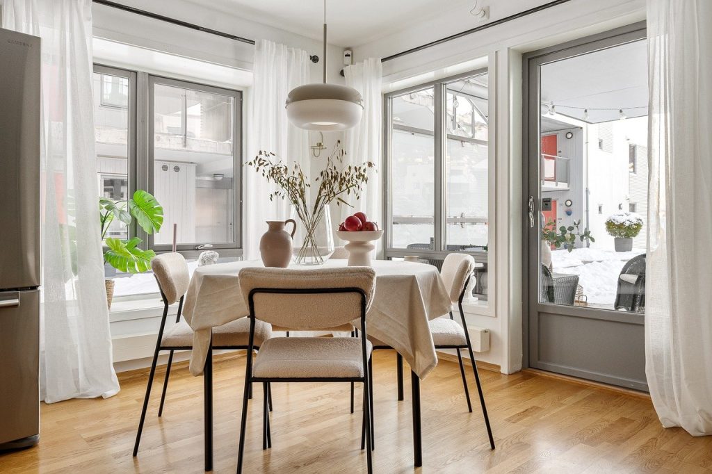 dining-room-9011294_1280